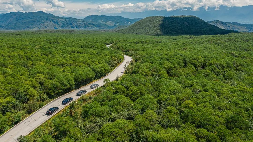 尊享體驗(yàn)+風(fēng)景試駕 | 新BMW7系首場(chǎng)西區(qū)臻享之旅騰沖開(kāi)啟 