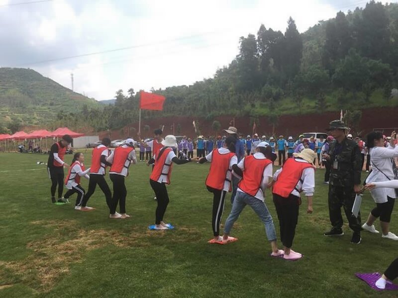 騰沖公司凝聚力拓展騰沖公司拓展培訓(xùn)項目《搭橋過河》