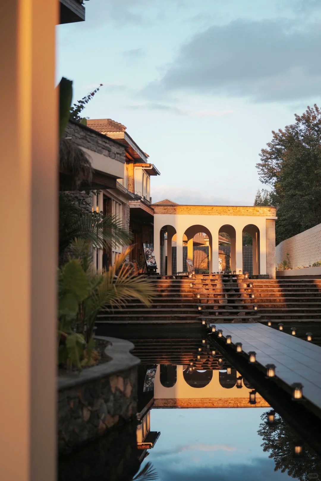 云南旅游,云南旅行社,云南團(tuán)建公司,云南策劃公司,云南會(huì)議會(huì)展,騰沖旅游,騰沖旅行社,騰沖團(tuán)建公司,騰沖策劃公司,騰沖會(huì)議會(huì)展：騰沖溫泉酒店天花板【三宅一界溫泉森氧酒店】